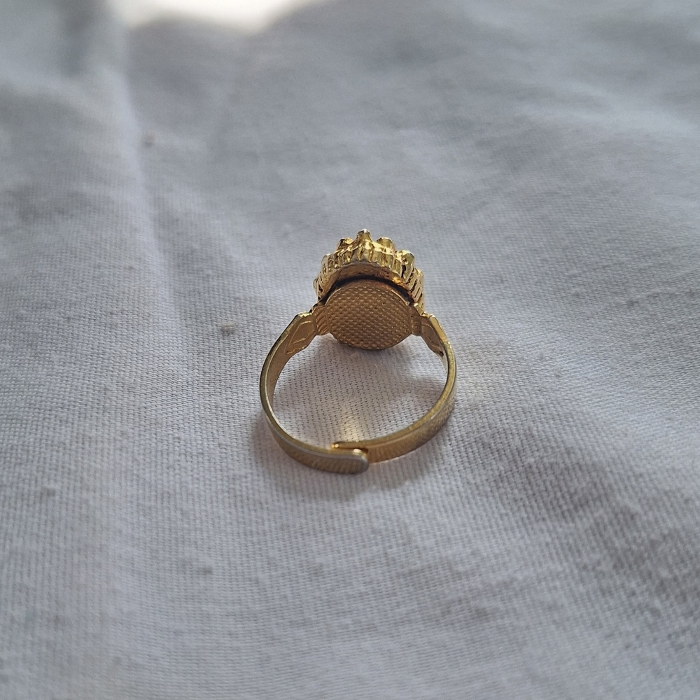 Gold tone adjustable ring with faux pearl - Picture 4 of 4